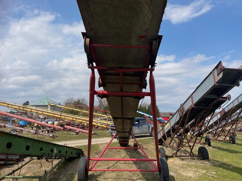 Hay/Forage/Livestock  Little Giant 40ft Bale Elevator Photo